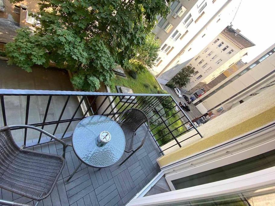 Extra Sok Szobas Apartman Budapest Kozpontjaban Apartment ภายนอก รูปภาพ